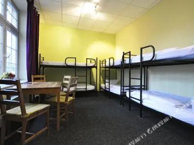 Singer109 & Hostel - 23