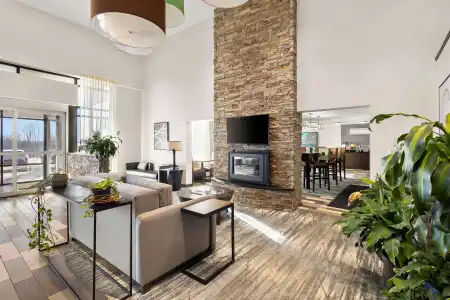 Best Western Luxbury Inn Fort Wayne - 7