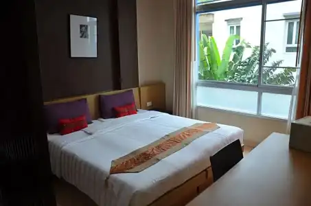 Silom convent garden - 164