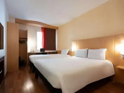 ibis Lausanne Centre - 4