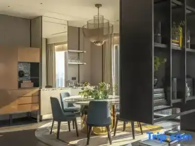 Four Seasons At Centre - 18