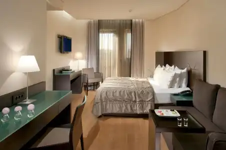 O&B Athens Boutique - 104