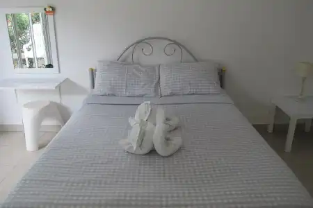 Charlie's Bungalow - 1