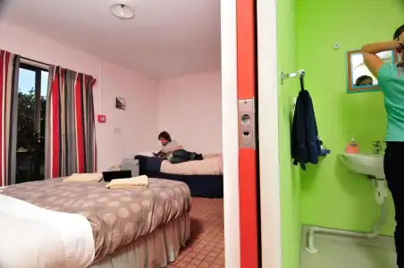 Tasman Bay Backpackers - 11