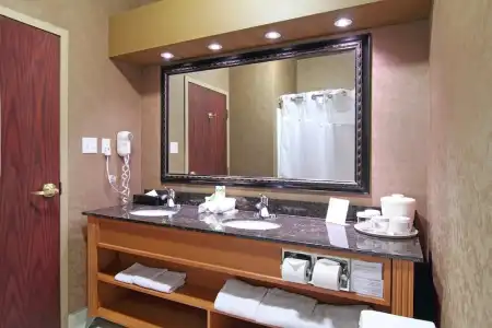 Holiday Inn Express & Suites Calgary S-Macleod Trail S by IHG - 40