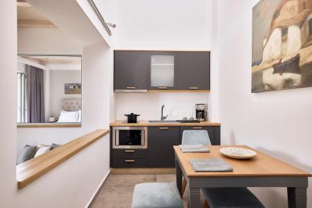 EmGard Suites - 83