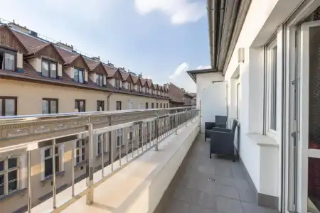 Silver Crown & Residence - 14