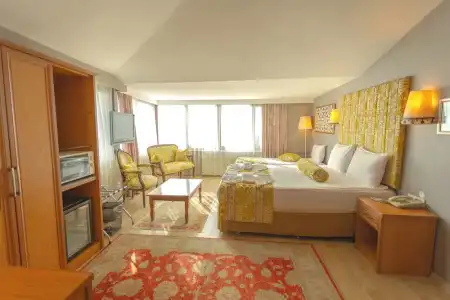 Tashkonak Studio Suites - 105
