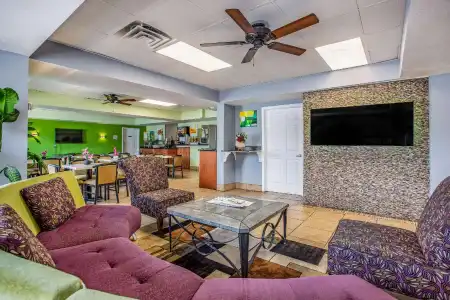 Quality Inn Bowling Green South - 11
