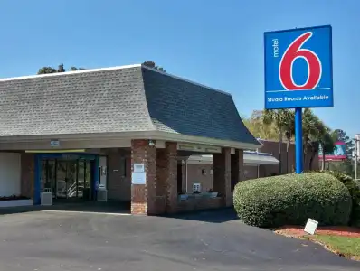 Motel 6 Tallahassee, FL - Downtown - 0
