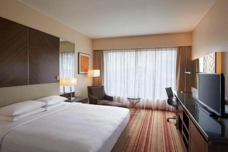 Courtyard by Marriott Mumbai International Airport - 46