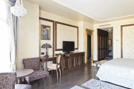 PortAventura Colorado Creek - Includes unlimited access PortAventura Park & 1 Ferrari Land - 2