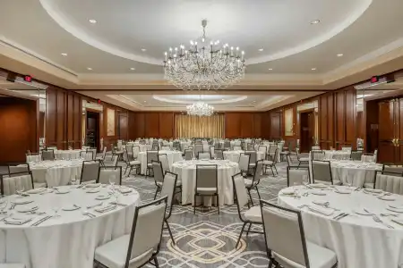 Omni Houston - 48