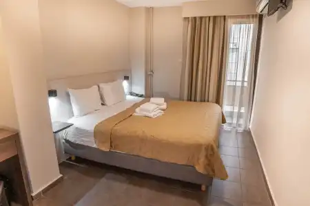 Anita - 5