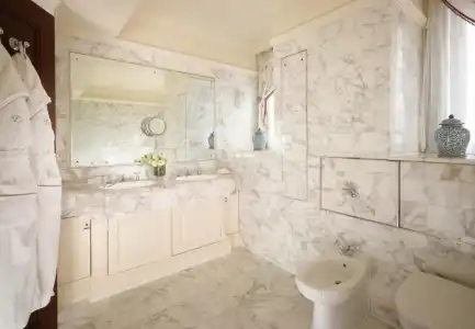 The Dorchester - 44