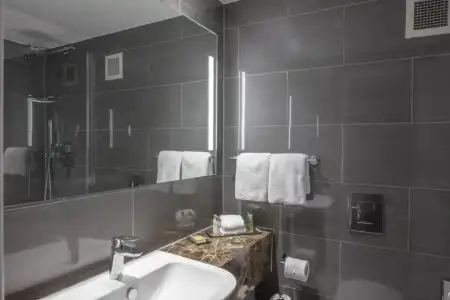 DoubleTree by Hilton Bristol City Centre - 57