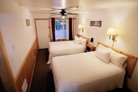 Park Motel and Cabins - 353