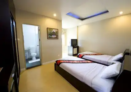 Super OYO 1096 Winner Inn - 3