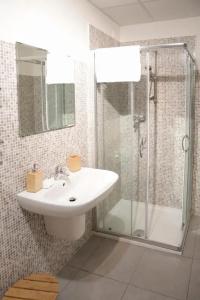 Meet Gardalake Hostel - 125