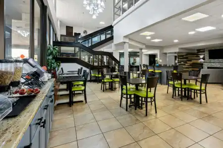 SureStay Plus by Best Western Lubbock Medical Center - 28