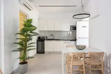 Cozy Corner Luxury Apartments - 37
