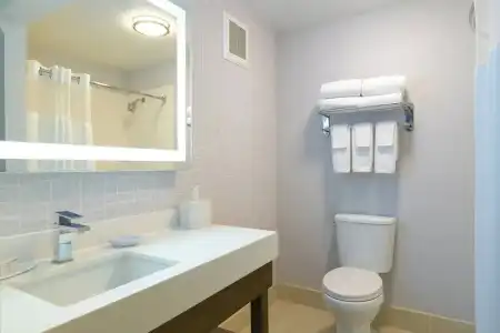 Courtyard by Marriott Old Town - 57