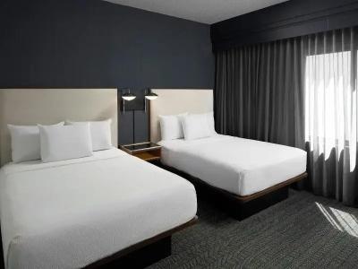 Courtyard Williamsburg Busch Gardens Area - 61