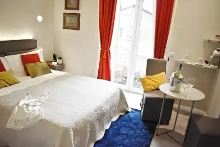 The Roman Empire Guesthouse - 122