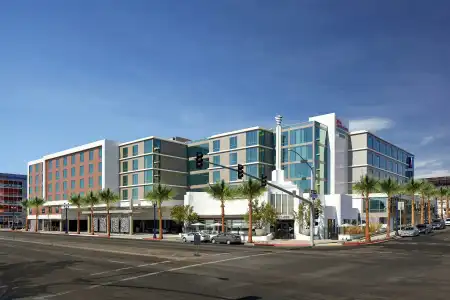 Hilton Garden Inn San Diego Downtown/Bayside - 37