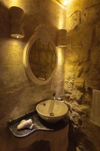 Solo Cave Suites - 66