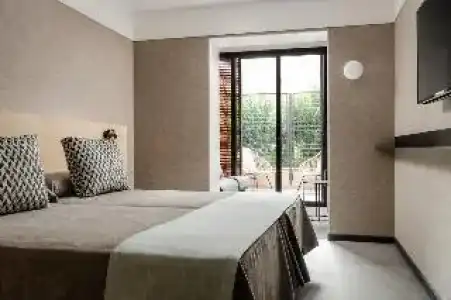 Raval House - 5