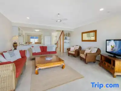 Noosa Entrance Waterfront Resort - 287