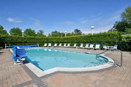 Bar Harbor Motel - 17