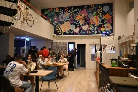 Dutchies Hostel - 16