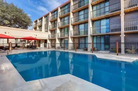 Ramada by Wyndham Austin South - 15