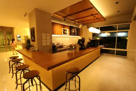 The Royal Bee Apart - 15