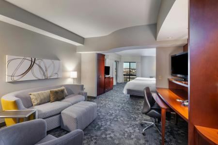 Courtyard Tulsa Woodland Hills - 20
