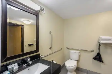 Best Western Harrisburg North - 7