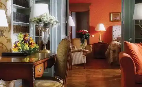 The Benjamin House - 14