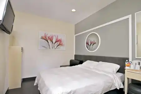 Value Balestier - 20