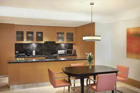 The Ritz-Carlton Executive Residences - 26