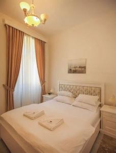and Restaurant CONTE - 120
