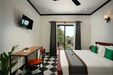 Noni Tree Hostel - 1