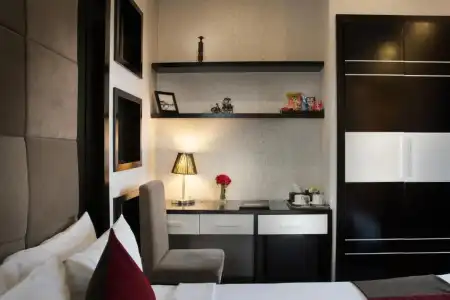 The Silk Boutique & Spa - 25