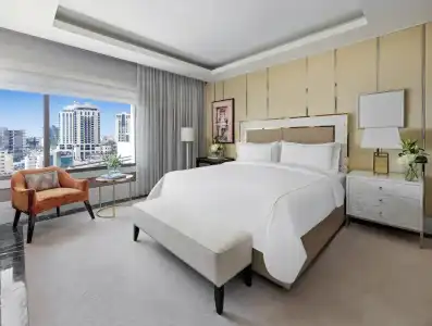 Fairmont - 81