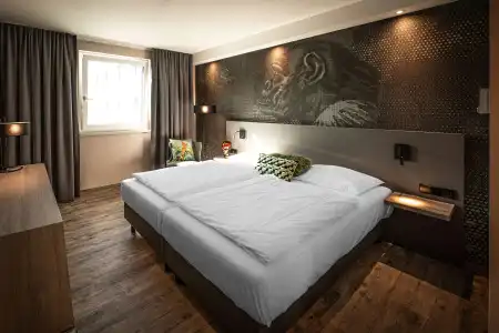 LOGINN Stuttgart Zuffenhausen - 1