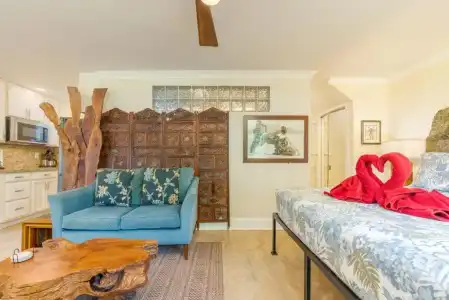 Fern Grotto Inn - 25