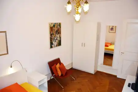 Unique Serviced Living at Airport Line - 4