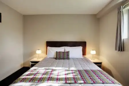 Ellerslie Palms Motel - 45