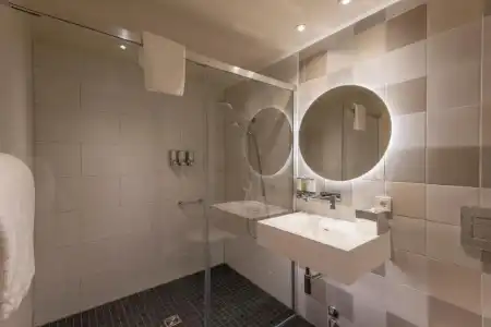 Hampton by Hilton Munich City North - 34